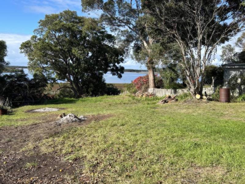 16 Broome Street, Mallacoota, Vic 3892 Australia
