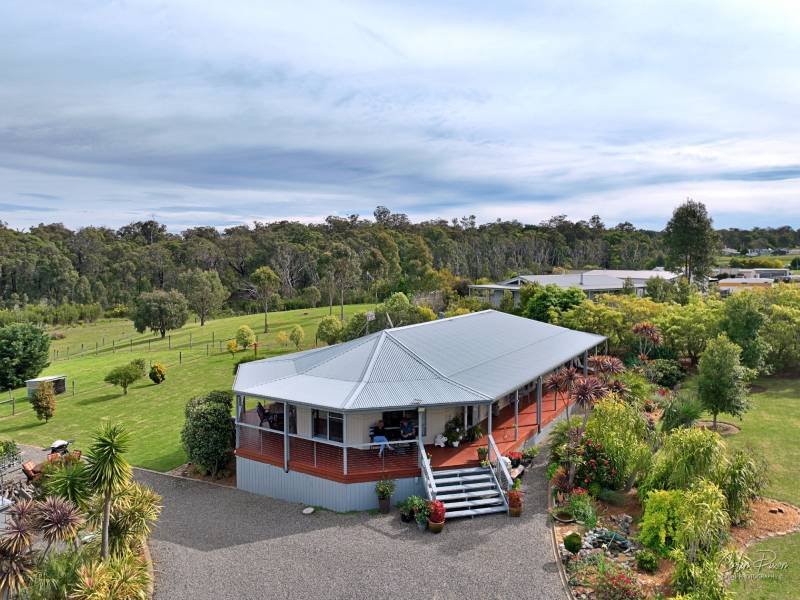9 NAUTA TERRACE, Mallacoota, VIC 3892 Australia