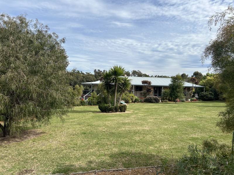 9 NAUTA TERRACE, Mallacoota, VIC 3892 Australia