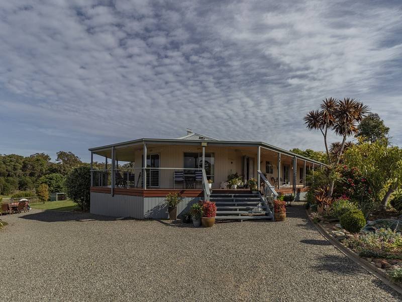 9 NAUTA TERRACE, Mallacoota, VIC 3892 Australia